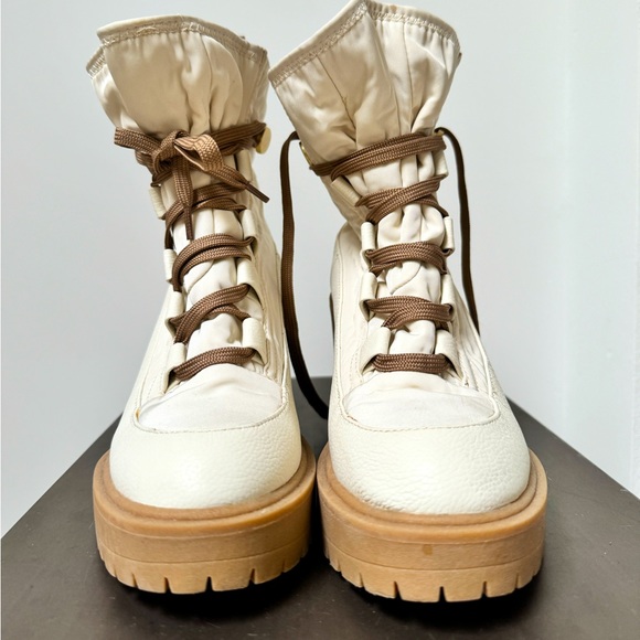 White Dolce Vita Lace Up Boots with Chunk Heel- size 6- Like New - Picture 3 of 4